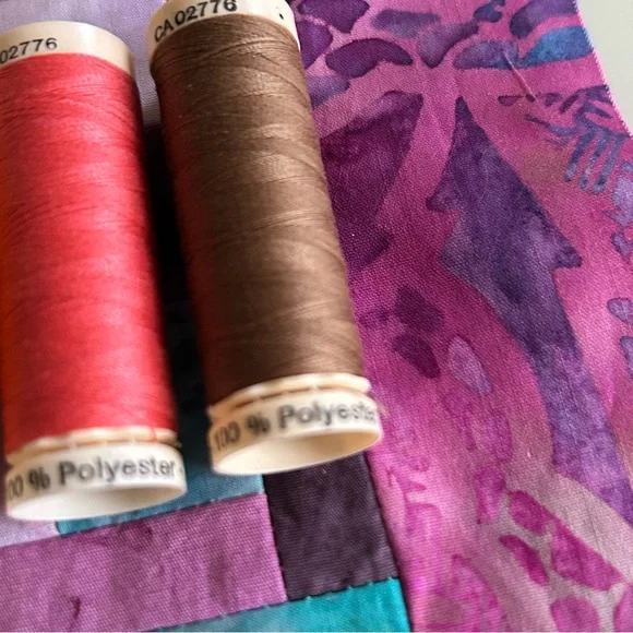 GUTERMANN 💯 1️⃣2️⃣ SPOOLS OF THREAD 🧵 BEAUTIFUL COLORS 110 yd 100m 💯 NWT FINAL - Picture 5 of 10